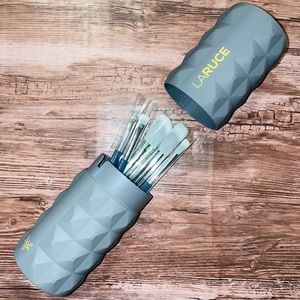 Laruce Beauty Christine Set: 5 Piece Makeup Brush Set Grey Rennie Cup +Sleeve